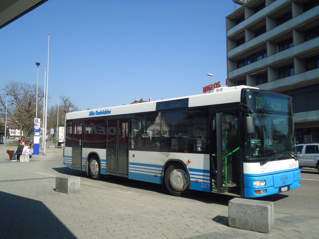 WilMobil, Wil - Nr. 227/SG 191'427 - MAN (ex Wick, Wil Nr. 7) am 14. Mrz 2012 beim Bahnhof Wil