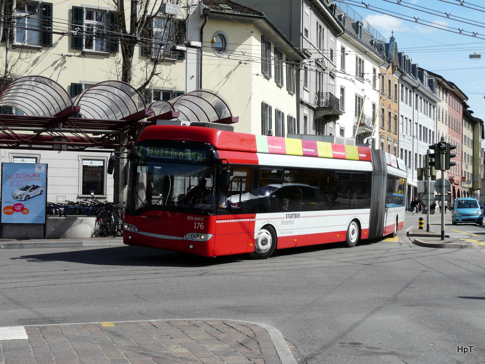 Winterthur - Solaris Trolleybus Nr.176 bei den Bushaltestellen vor dem Bahnhof in Winterthur am 01.04.2011