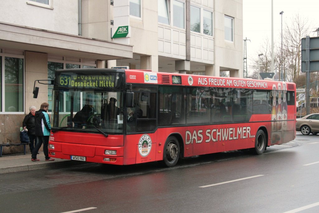 WSW 0202 (W SW 902) mit Werbung fr Schwelmer Bier.
Aufgenommen am Lienhardplatz 13.3.2010.