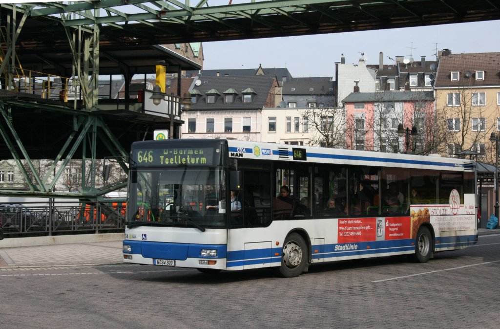 WSW 0304 (W SW 309) mit Werbung fr die Sparkasse Wuppertal und Steinmetz Stlzel.
Aufgenommen am Bahnhof Oberbarmen, 17.3.2010.