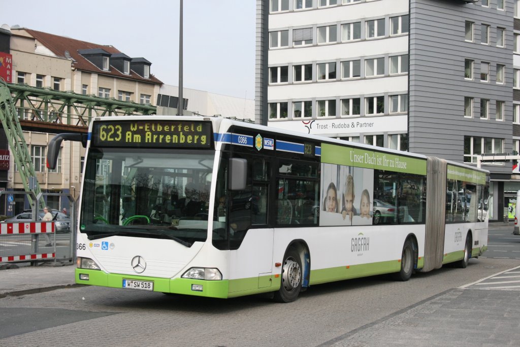 WSW 0366 (W SW 518) mit Werbung fr die Gagfah Group.
Aufgenommen am HBF Wuppertal, 17.3.2010.