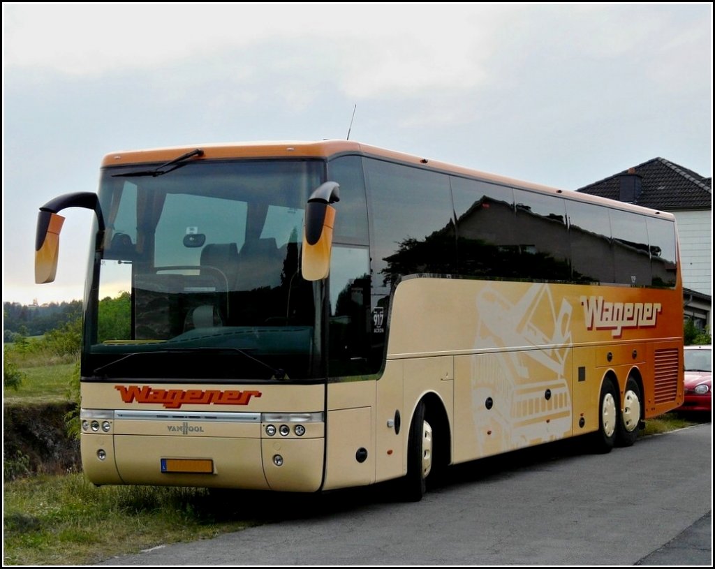 (WV 2027)  Schner Reisebus der Firma Wagener aus Merzig (L) aufgenommen am 05.06.2009.
