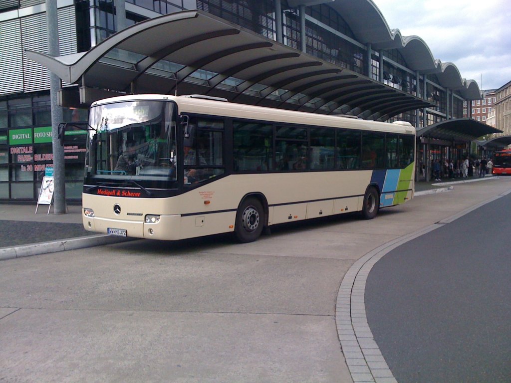 WW-MS 372 gehrt der Firma  Modigell & Scherer  aus Neuhusel. Der ehemalige Besitzer des Mercedes-Benz O 345 Conecto ist mit leider nicht bekannt, aber anhand des Designs ist zu erkennen, das der Bus ursprnglich nicht zu dem Fuhrpark von  Modigell & Scherer  gehrte. Der Bus auf der Linie 460 stand am 13.September 2011 in Koblenz/Hauptbahnhof. 