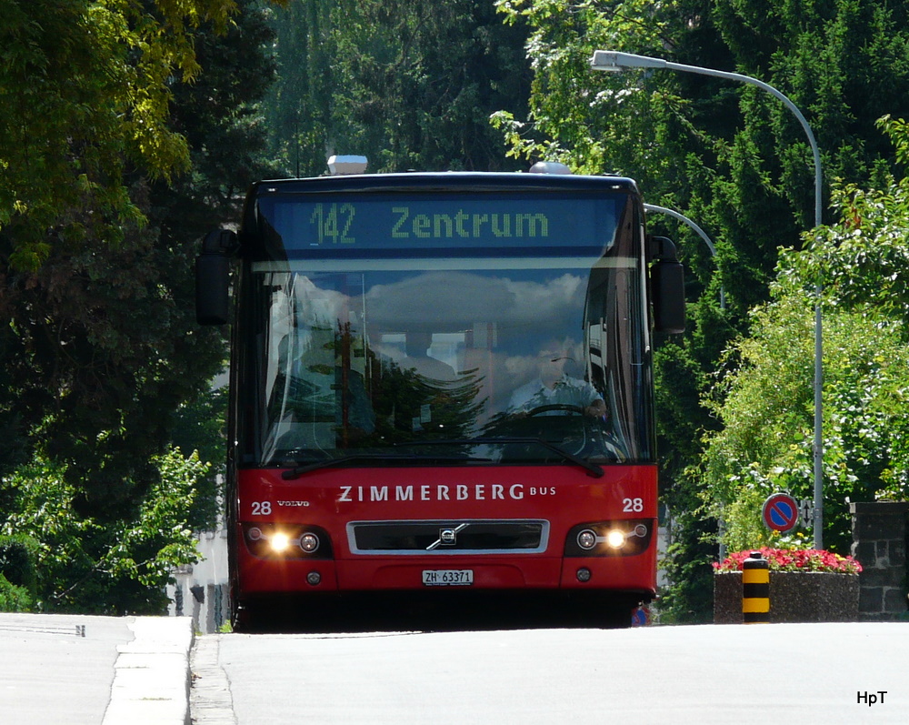 Zimmerberg Bus - Volvo 7700  Nr.28  ZH 63371 unterwegs auf der Linie 142 in Thalwil am 10.06.2011