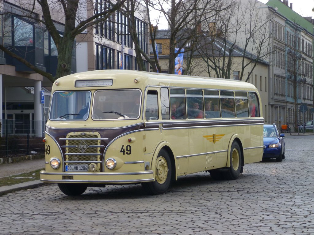 Zum 5. Dresdner Dampfloktreffen am 07.04.13 verkehrten auch Historische IFA Busse.