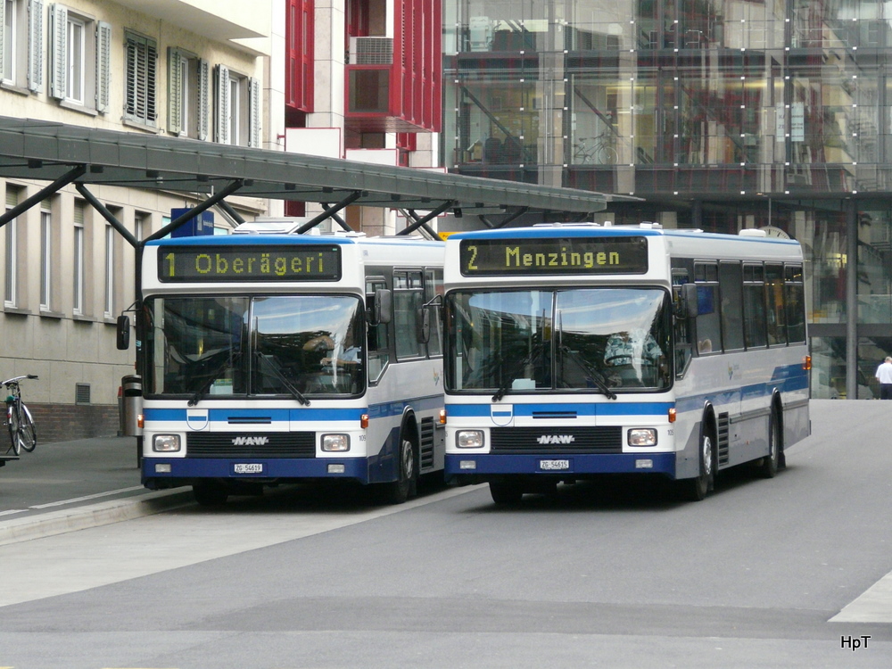 ZVB Zugerland - NAW Bus Nr.109 und Nr.105 bei den Bushaltestelen vor dem Bahnhof Zug am 20.08.2010