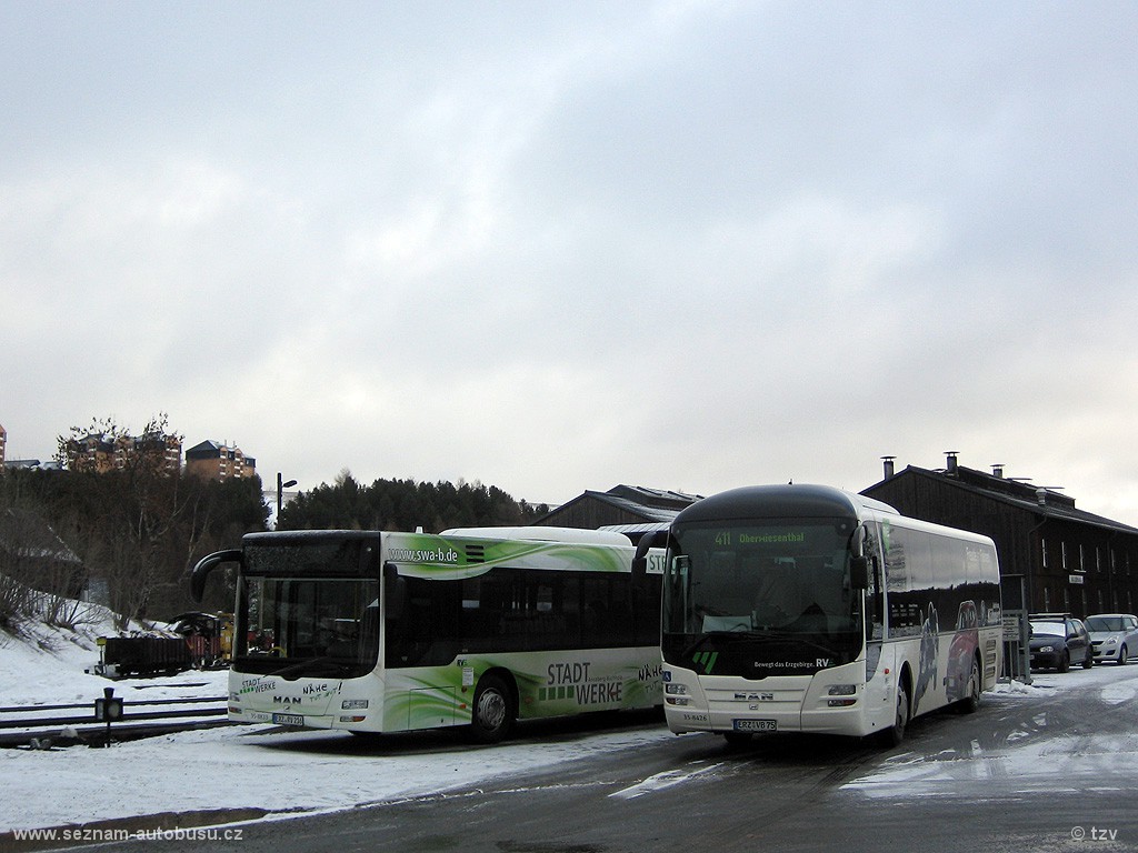 Zwei MAN-Busse in Oberwiesenthal. Der Regio kam aus Annaberg an und Lion´s City  fhrt nach Annaberg.
