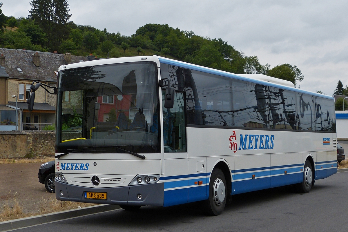 . AM 5535, Mercedes Benz Intouro von Autocars Meyers, aufgenommen am Bahnhof in Ettelbrück.  13.07.2015