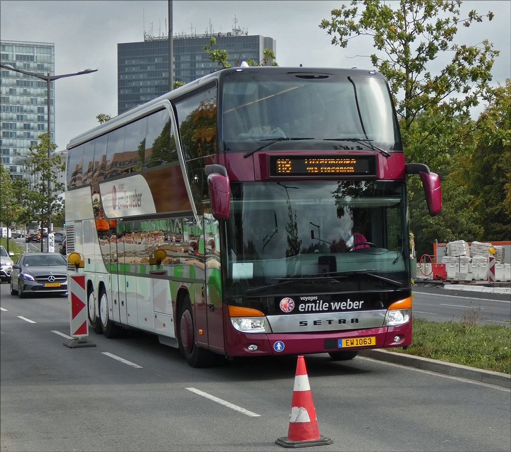 . EW 1063, Setra 431 DT-L  von Voyages Emil Weber gesehen am 04.10.2017 in der Stadt Luxemburg.