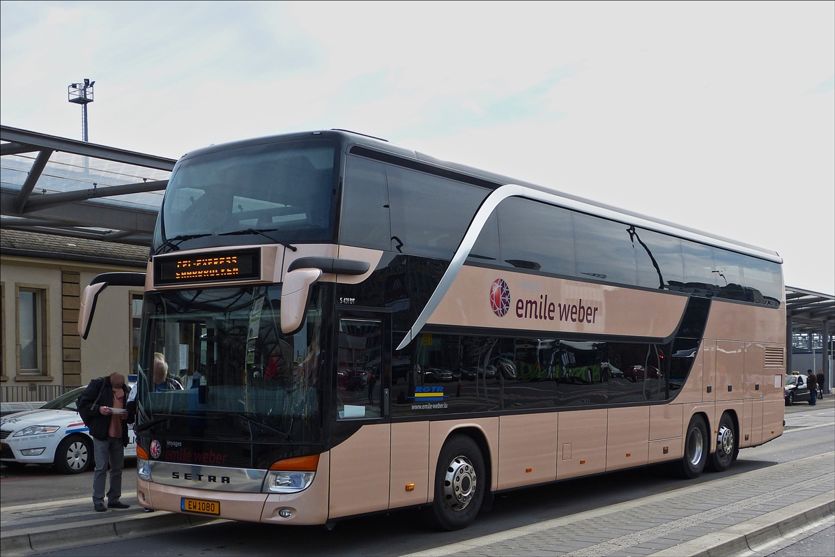 . EW 1080, Setra S 431 DT, von Voyages Emile Weber, am Bahnhof in Luxemburg,kurz vor der Abfahrt in Richtung Saarbrücken.  07.03.2015