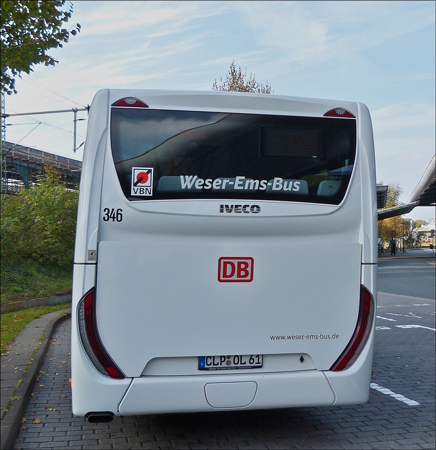 . Heckansicht des IVECO Crosswaybusses, aufgenommen am ZOB Oldenburg am 11.10.2014