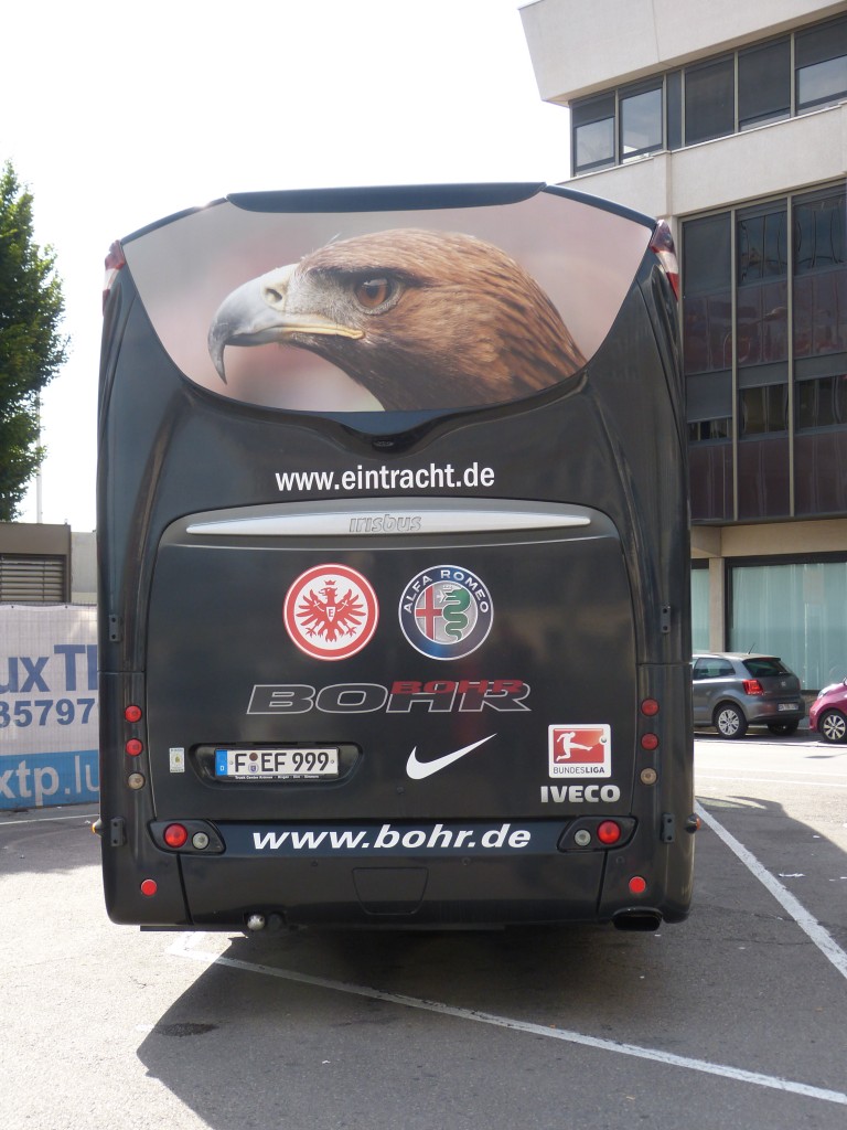 . Heckansicht des Iveco Irisbus Magelys der Eintracht Frankfurt gesehen am 30.08.2015 auf einem Busparkplatz in der Stadt Luxemburg