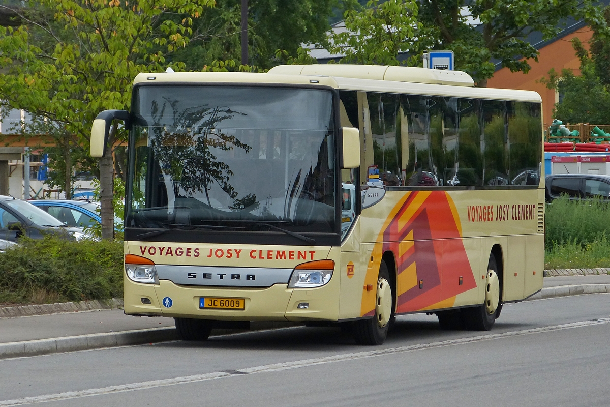 . JC 6009, Setra S 415 UL von Josy Clement aufgenommen am Bahnhof in Diekirch am 17.08.2015.