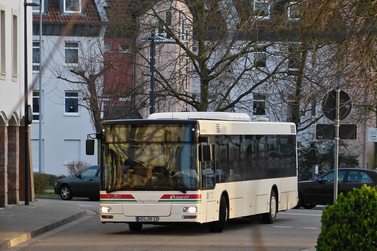 . MAN Bus unterwegs in den Strassen von Saarlouis. 02.04.2015