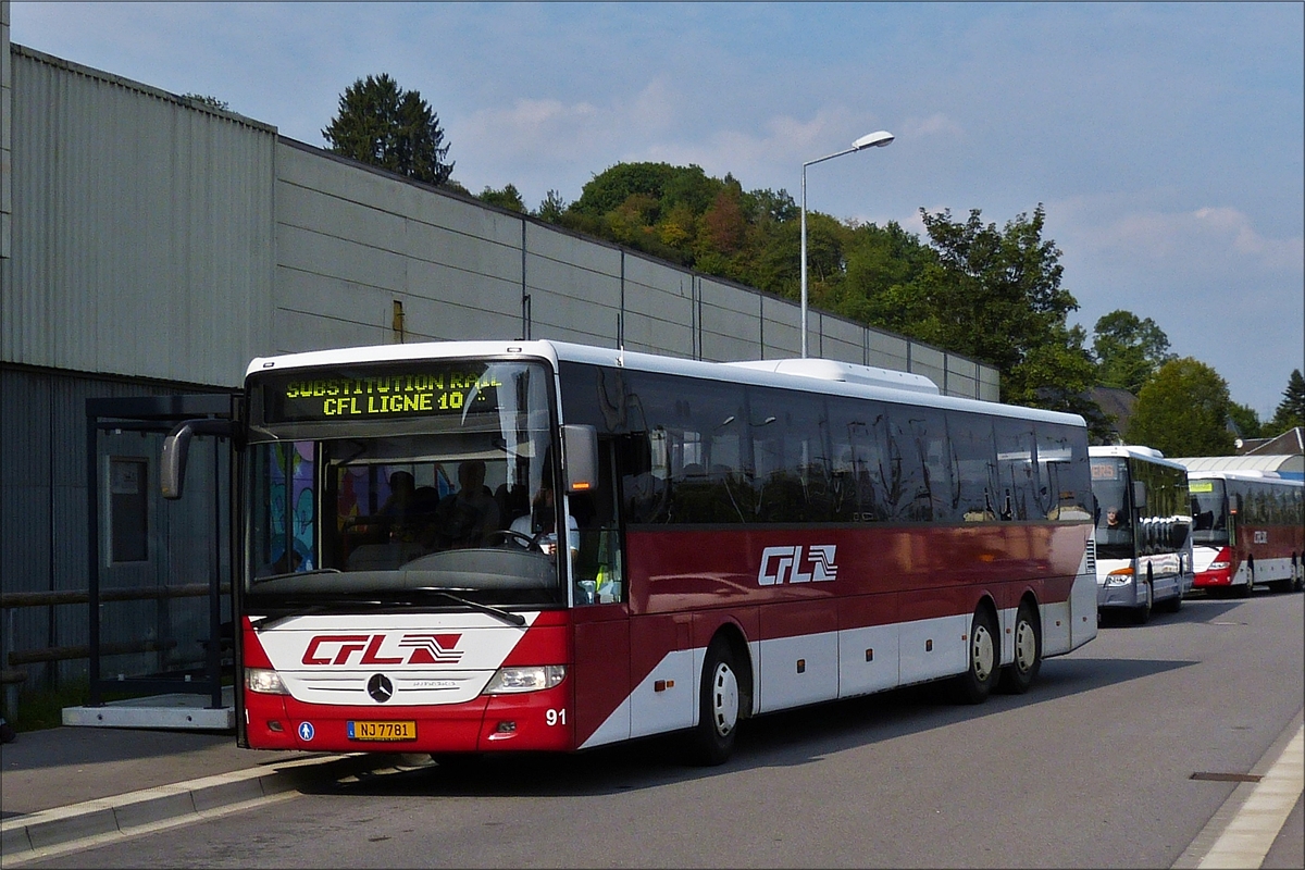 . NJ 7781, Mercedes Benz Integro der CFL, bedient wegen der Streckensperrung bis zum 10.09, die Strecke Ettelbrück - Luxemburg als SEV.  Dieser Bus bedient nur die Bahnhöfe Ettelbrück / Mersch und Luxemburg. 27.08.2017