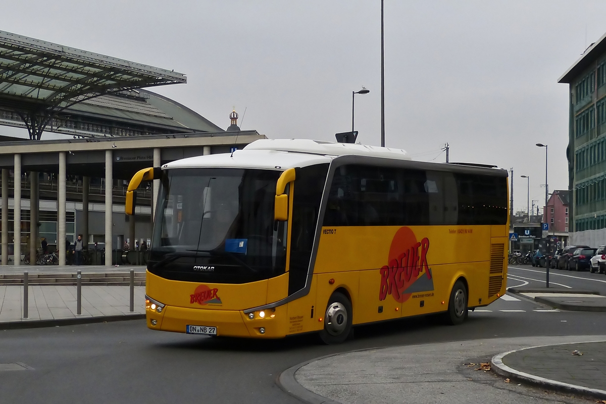 . Otokar Vectio T, von Busreisen Breuer , in den Strassen von Köln gesehen am 20.11.2014