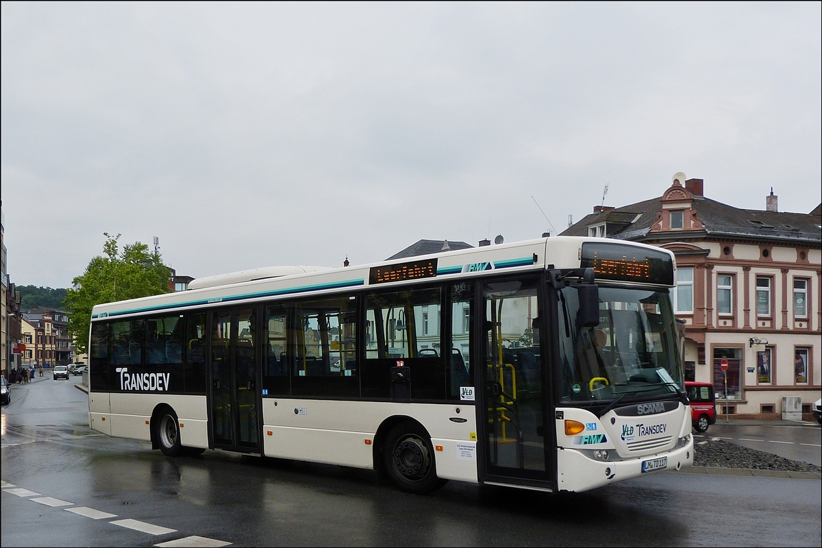 . Scania Bus auf dem Weg zum Bahnhof in Limburg am 26.05.2014.