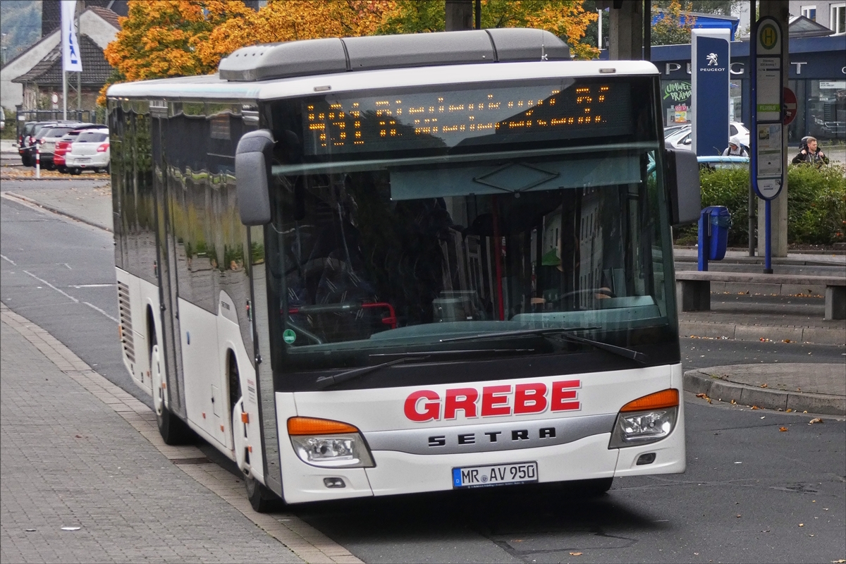 . Setra S 415 NF von Grebe am Busbahnhof Dillenburg.  01.10.2017