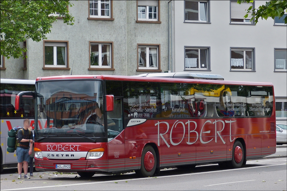 . Setra S 415 UL gesehen am Bahnhof in Trier am 27.05.2014.