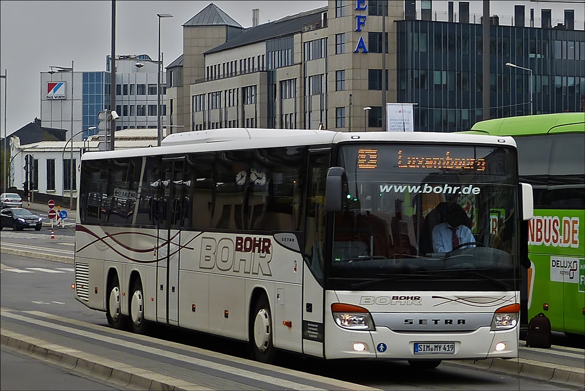 . Setra S 415 UL von Bohr Reisen, gesehen am Bahnhof in Luxemburg.  16.10.2015 