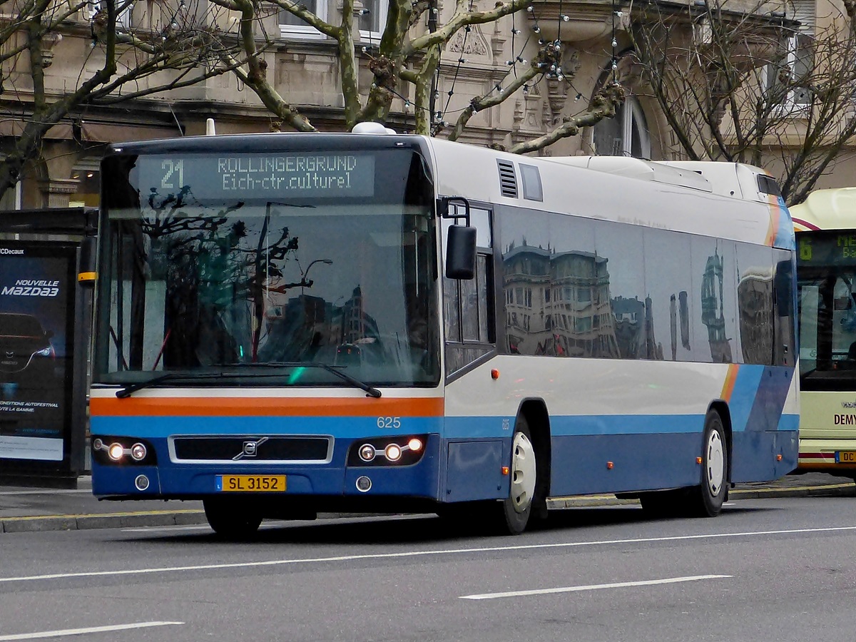 . SL 3152  Volvo 7700 in den Straen der Stadt Luxemburg unterwegs. 22.01.2014
