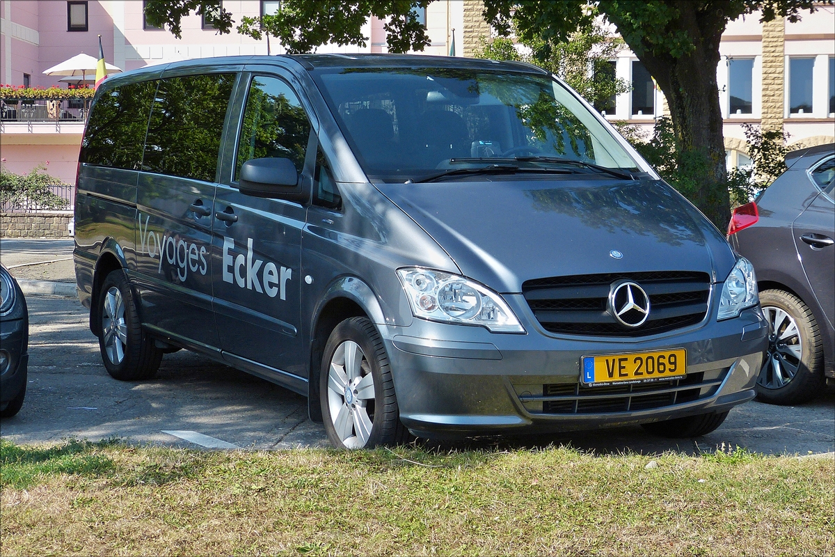 . VE 2069, Mercedes Benz Vito 116 CDI, von Voyages Ecker wartet in Grevemacher auf seine Fahrgste.  14.09.2016 