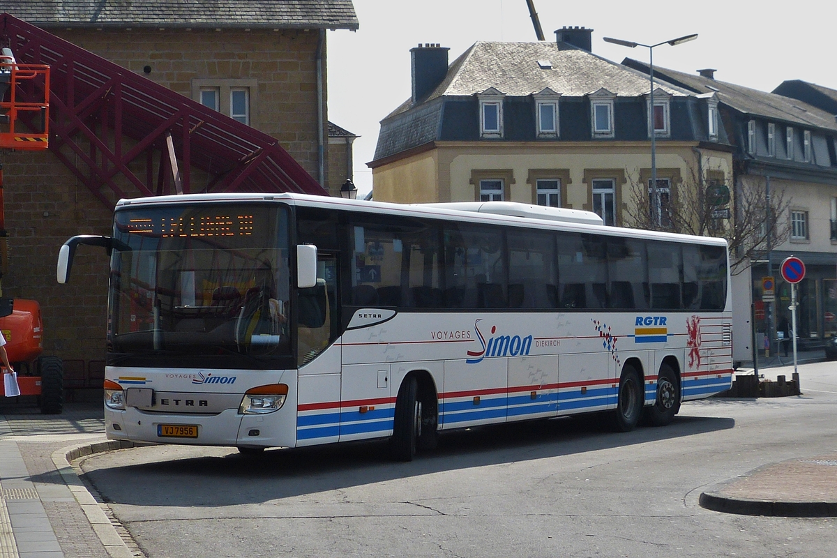 . VJ 7956, Setra S 419 UL der Busfirma Simon aus Diekirch aufgenommen am Bahnhof in Mersch, im Einsatz als SEV zwischen Lorentzweiler und Ettelbrck.  08.04.2015