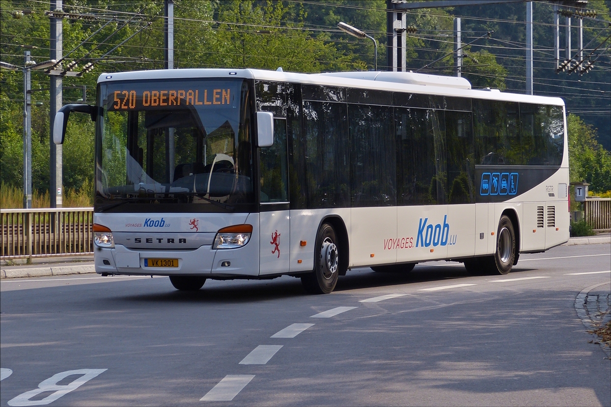 . VK 1301, Setra S416 LE busines, von Voyages Koob kommt am Bahnhof in Ettelbrück an.  27.08.2017