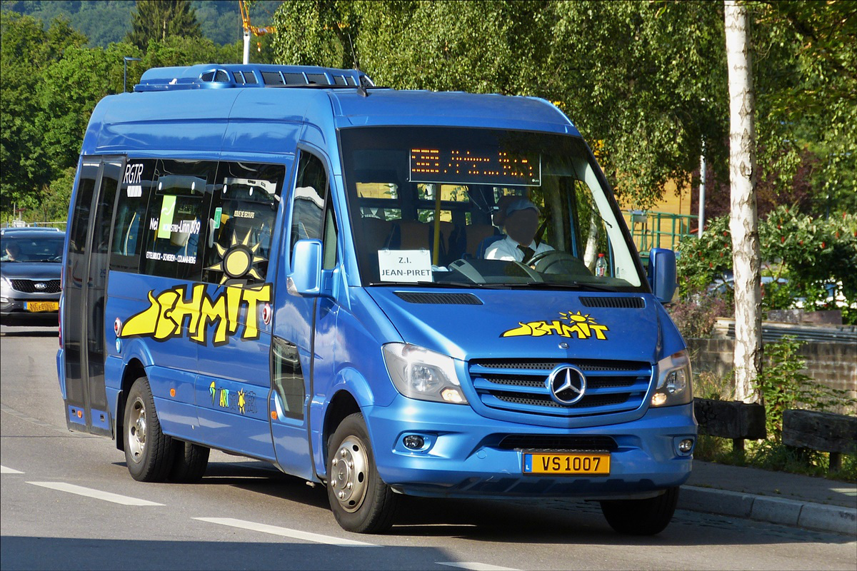 . VS 1007, Mercedes Benz Sprinzer von Voyages Schmit, im Einsatzauf der neu erstellten Linie:  509 EttelbrÜck - Schieren - Colmar -Berg.  22.07.2017 