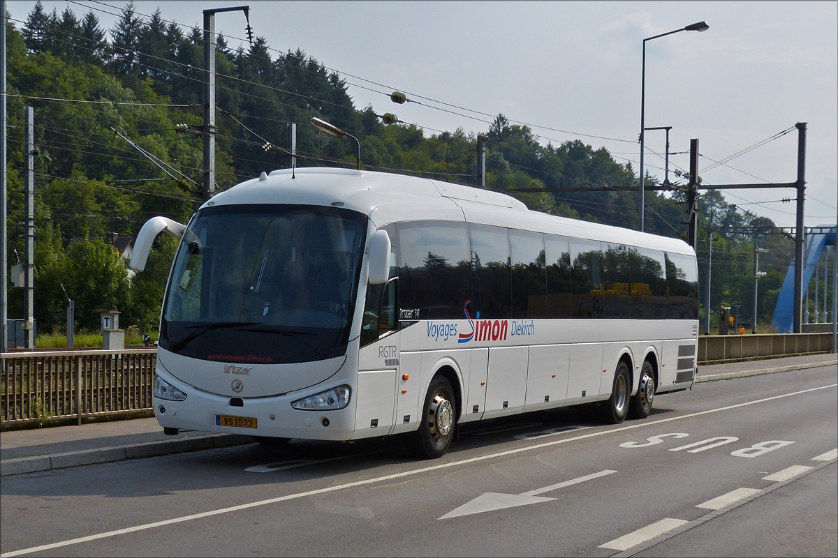 . VS 1533, Irizar i4 von Voyages Simon, abgestellt am Bahnhof in Ettelbrück.  27.08.2017 