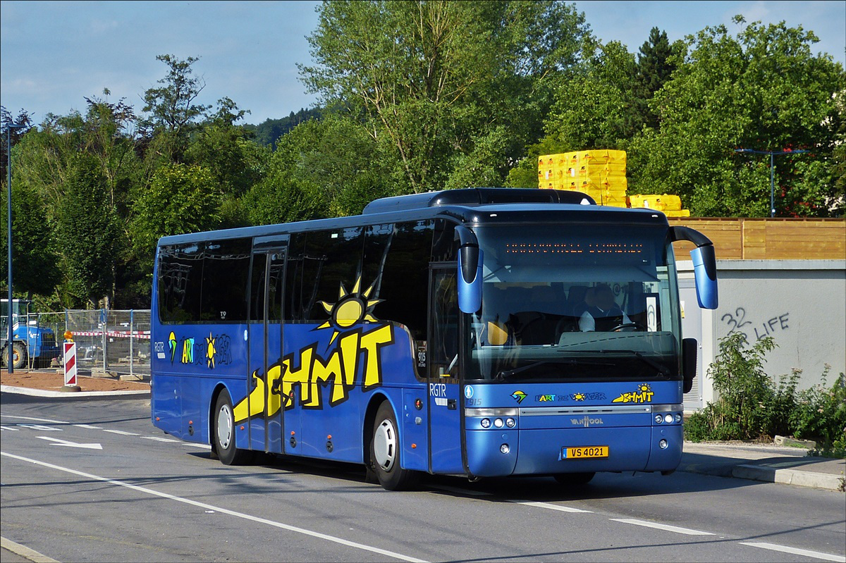 . VS 4021, VanHool T 915, von Voyages Schmit fuhr mir am 22.07.2017 in Ettelbrück vor die Linse. 