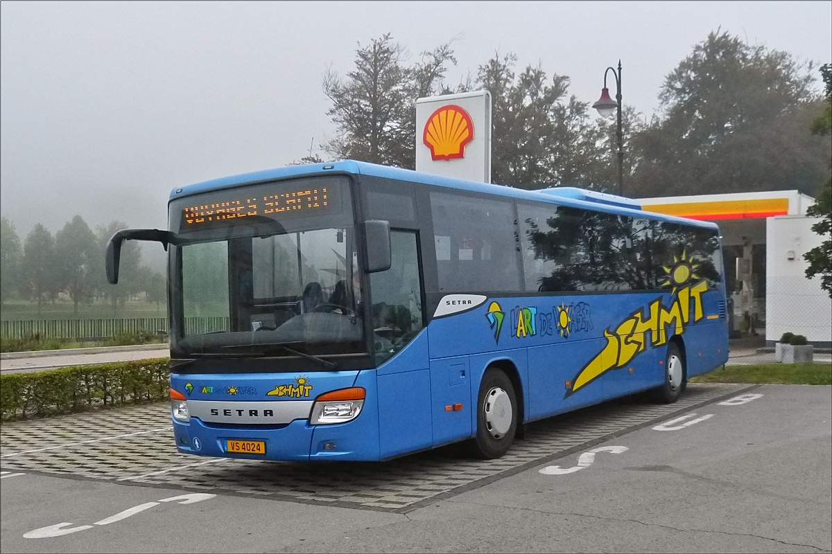 . VS 4025, Setra S 415 UL von Voyages Schmit, gesehen nahe dem Bahnhof von Diekirch.  03.09.2017 