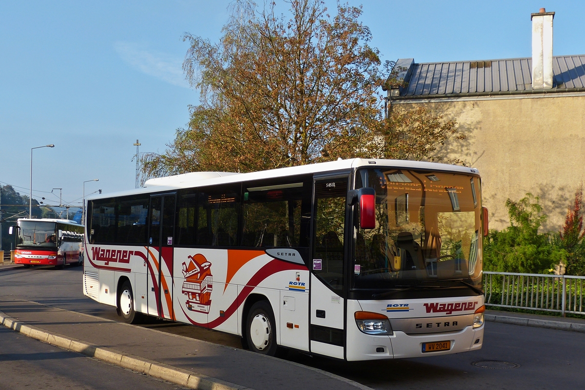 . WV 2041 Setra S 415 UL von Wagener aus Mertzig, gesehen am Busbahnhof in Ettelbrück.  17.09.2014 