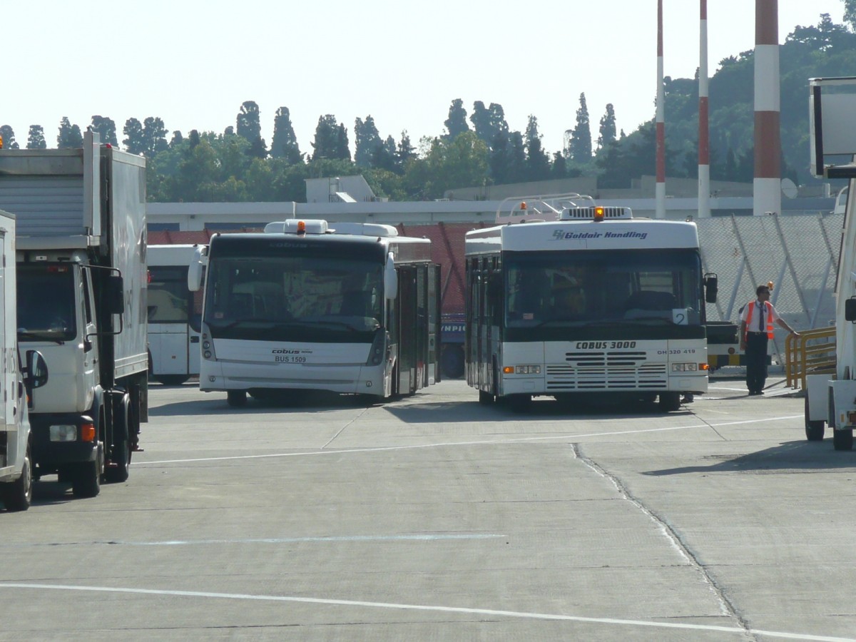 16.05.2013,COBUS 3000 auf dem Flughafen von Rhodos.