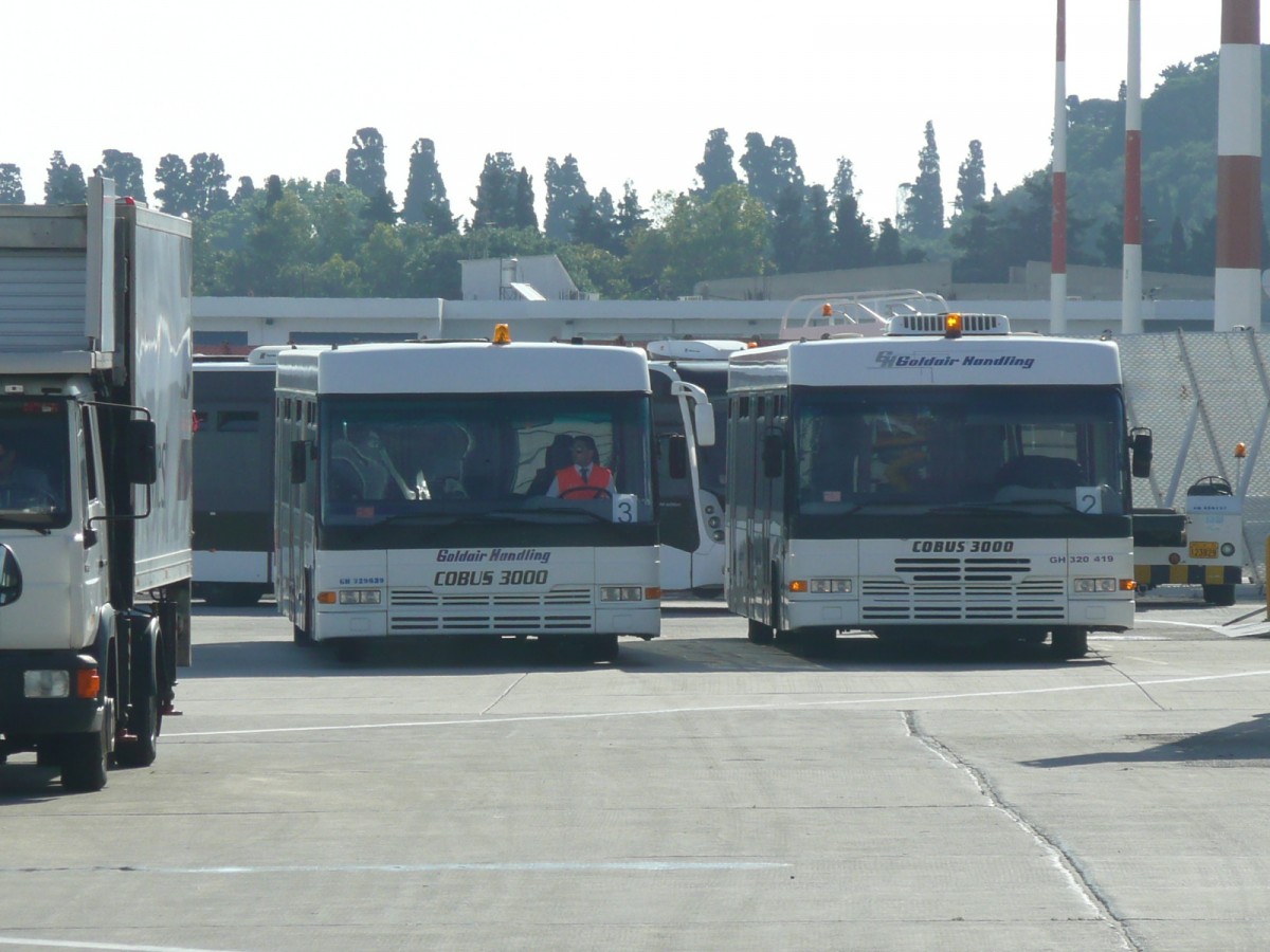 16.05.2013,COBUS auf dem Flughafen von Rhodos.