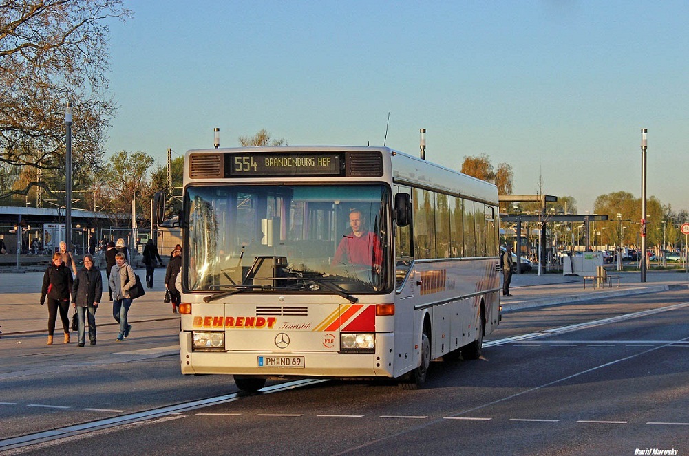 17. April 2014 - Brandenburg, Hauptbahnhof - einer der letzten 2 verbliebenen O407 der Firma Behrendt, Lehnin auf der Linie 554.