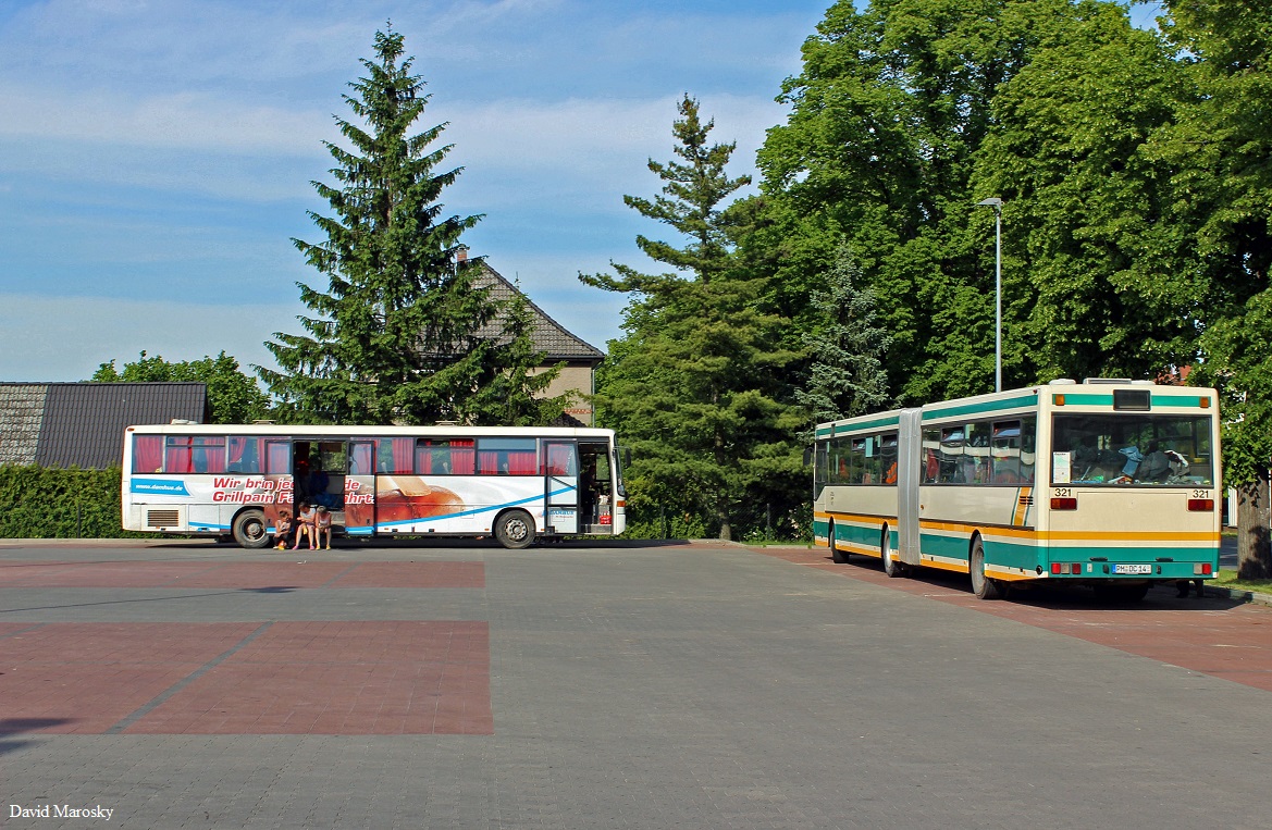 21. Mai 2014 - Brandenburg, Krakauer Landstraße - ein O408 trifft auf einen ehemaligen Göttinger O405G.
