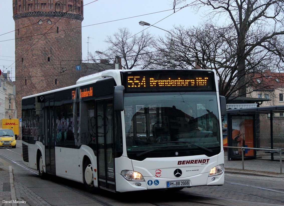 21.01.2015 einer der beiden Citaro C2 der Firma Behrendt am Paul-Kaiser-Reka Platz, Brandenburg (Havel).