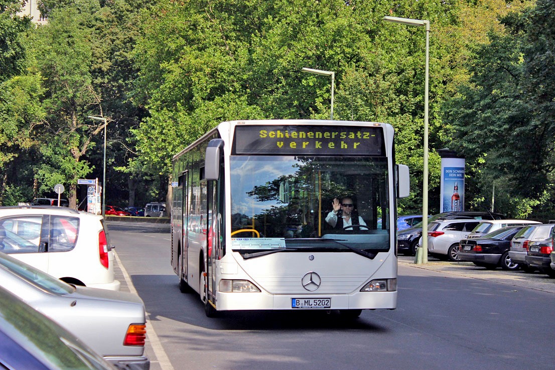 22.07.2014 ein Citaro I der Firma Mela kommt grade vom S Bellevue auf dem Stadtbahn SEV in Berlin.