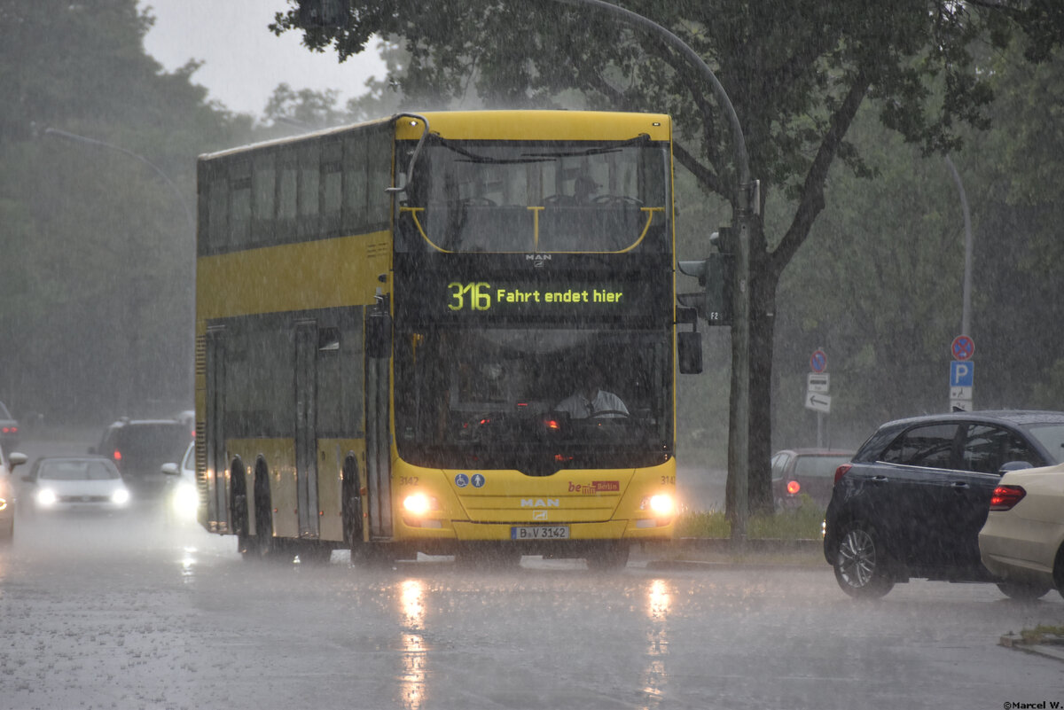 24.05.2020 | Berlin - Wannsee | B-V 3142 | MAN Lion's City DD | 