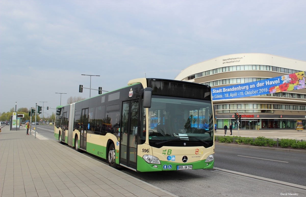 25.04.2015 Wagen 596 der VBBr steht am Hauptbahnhof, als Reserve für größeres Fahrgastaufkommen zwecks der Buga 2015. Er ist der erste C2G für den Brandenburger Stadtverkehr. 