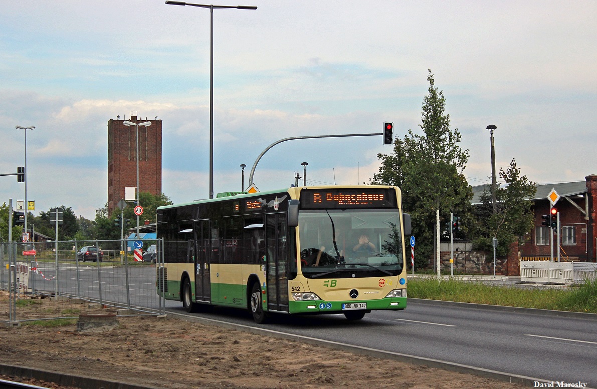26.08.2014 Wagen 542 (Citaro II) am Hauptbahnhof in Brandenburg an der Havel. 