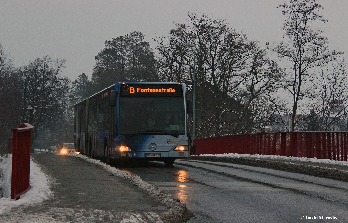 28.01.2014 Wagen 593 (Citaro I G) der VBBr auf der Homeyenbrücke. 