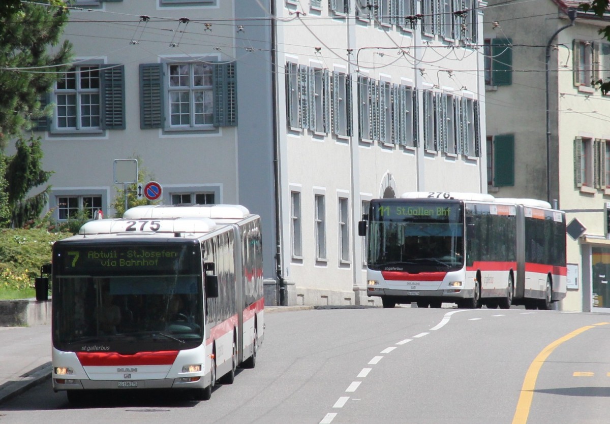 28.7.2014 St. Gallen. 2 MAN-Stadtbusse aus Richtung Heiden bzw. Osten kommend von einem DD-Postbus aus gesehen.