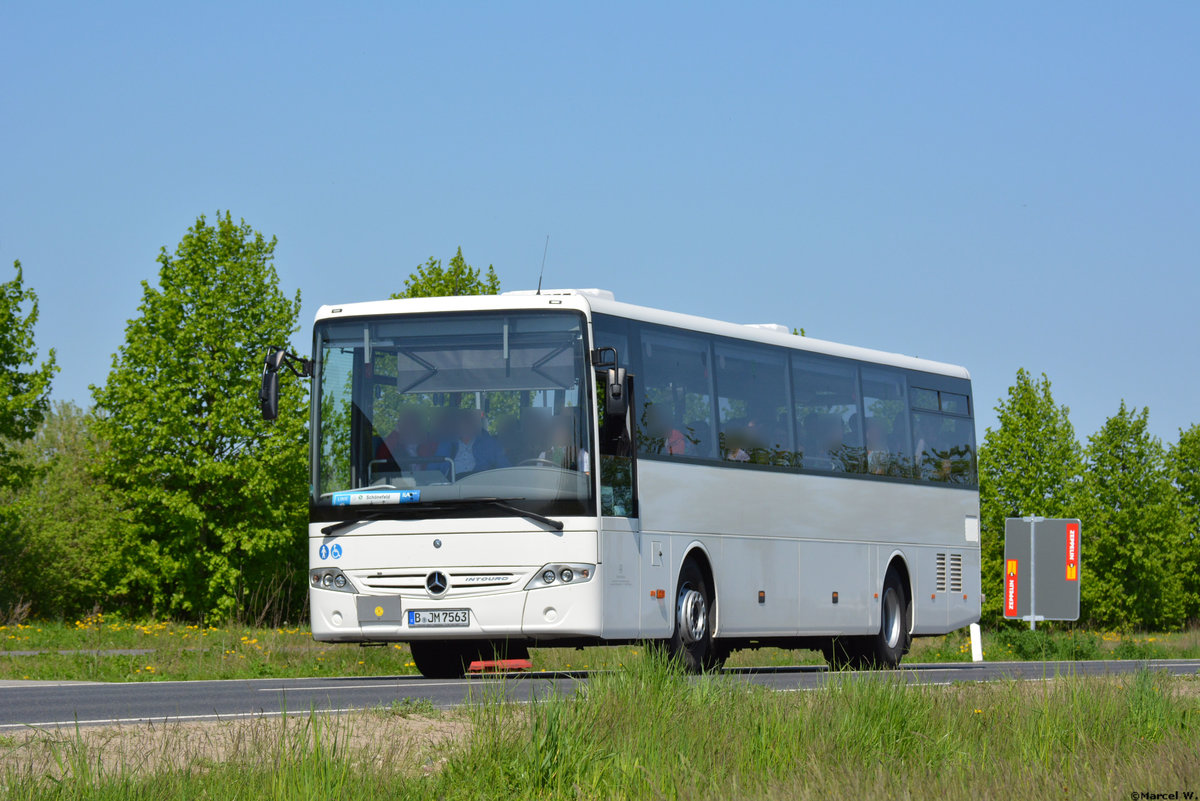 29.04.2018 | Brandenburg - Schönefeld (ILA) | Mercedes Benz Intouro | B-JM 7563 |