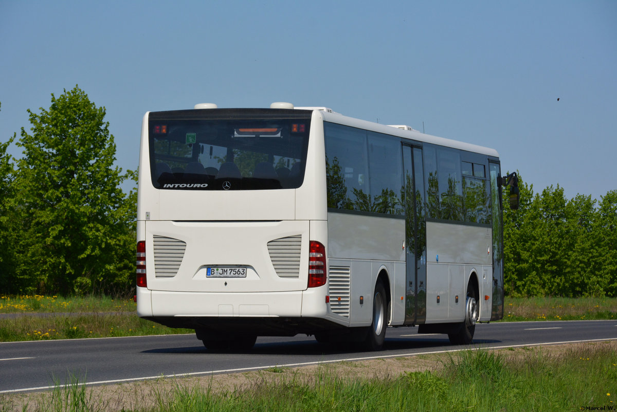 29.04.2018 | Brandenburg - Schönefeld (ILA) | Mercedes Benz Intouro | B-JM 7563 |