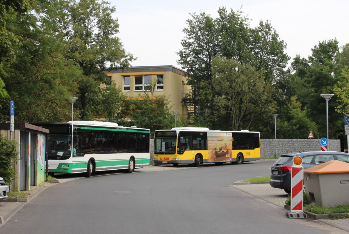 29.8.2014 Zepernick. Seit der Umstruktuierung der Buslinien seit 25. d.M. wenden BVG Busse der Linie 893 in Zepernick.