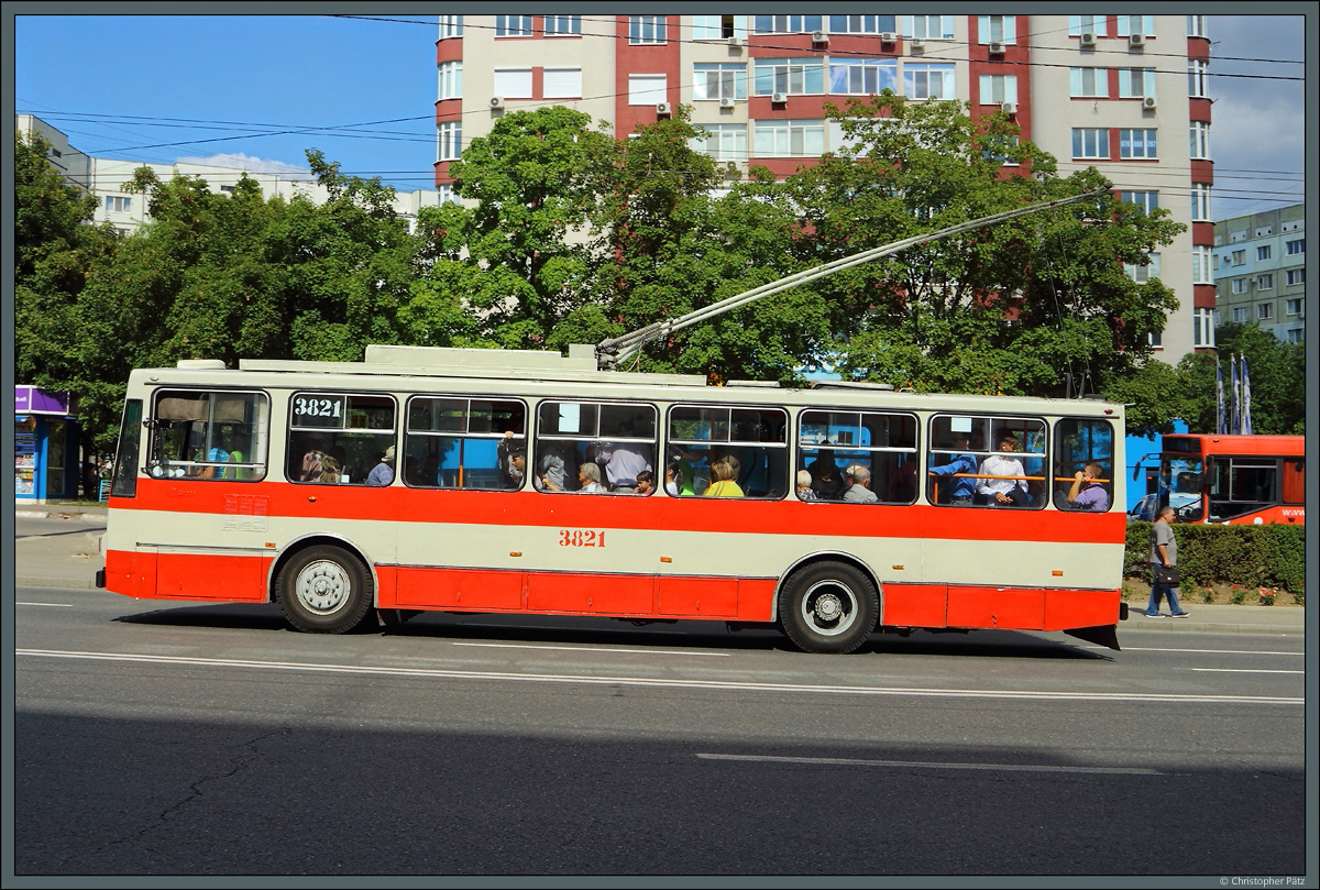Škoda 14Tr 3821 der städtischen Verkehrsbetriebe in Chișinău auf der Strada Alecu Russo. (05.09.2019)