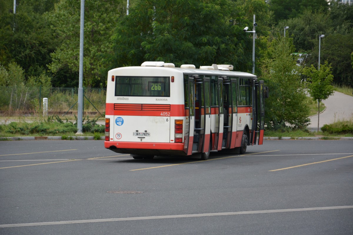 3A1-7821 steht am Depo Hostivař. Aufgenommen am 16.07.2014.