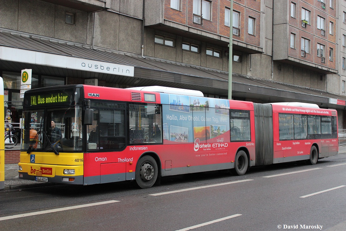 6. Februar 2014 - Berlin, am Alexanderplatz stand dieser MAN NG313 der BVG.